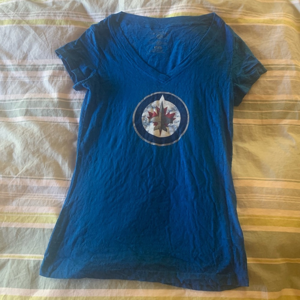 Winnipeg jets woman M shirt